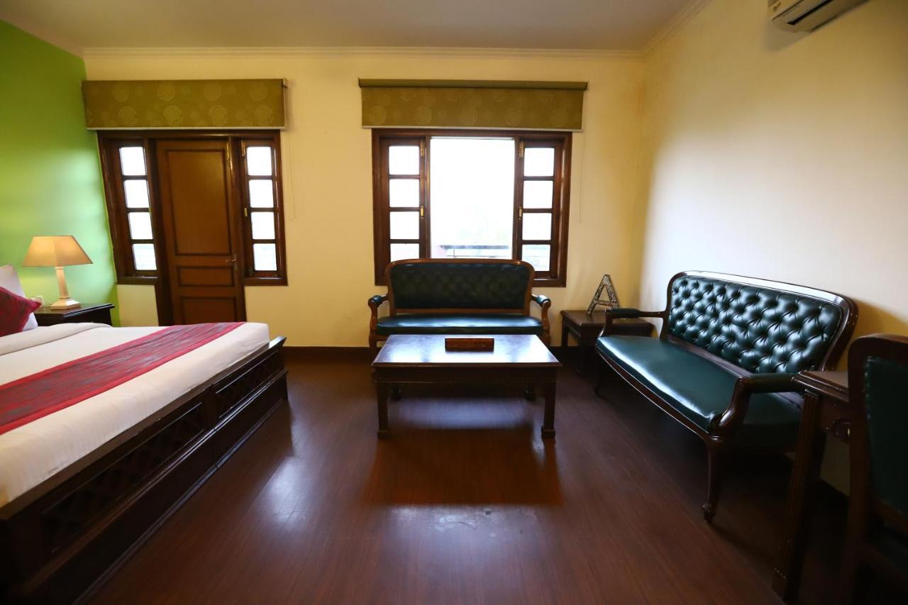 Hotel Ambica Palace Aiims New Delhi - Couple Friendly Local Id Accepted Εξωτερικό φωτογραφία