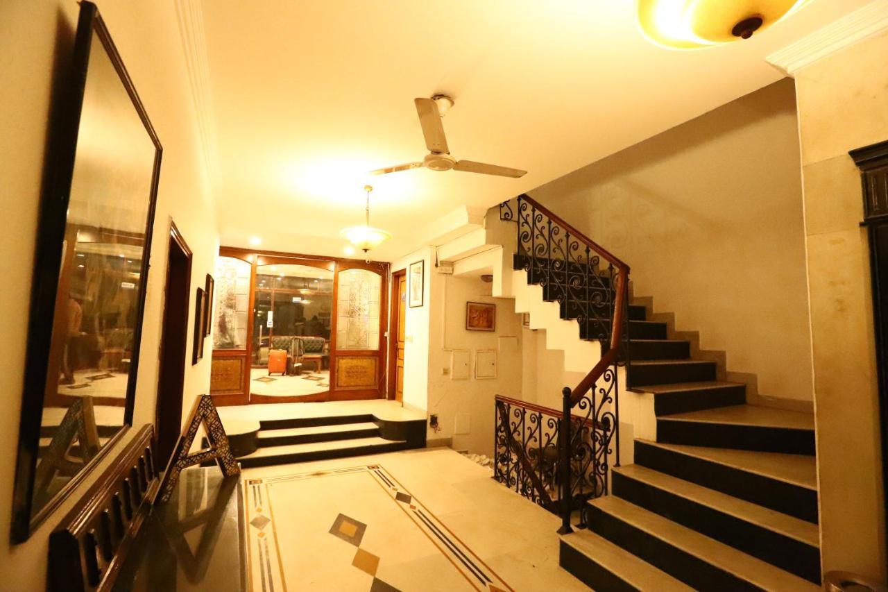 Hotel Ambica Palace Aiims New Delhi - Couple Friendly Local Id Accepted Εξωτερικό φωτογραφία