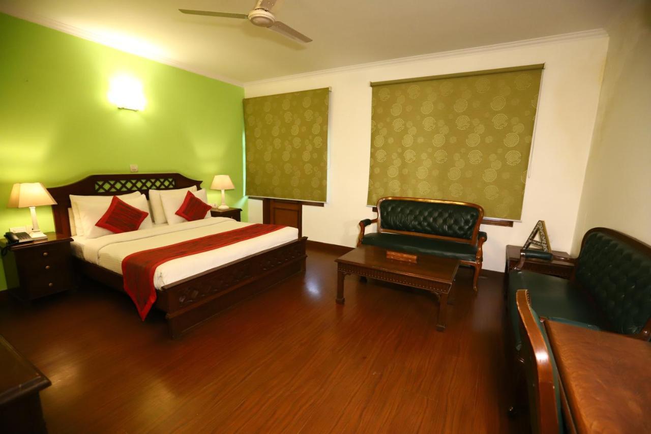 Hotel Ambica Palace Aiims New Delhi - Couple Friendly Local Id Accepted Εξωτερικό φωτογραφία