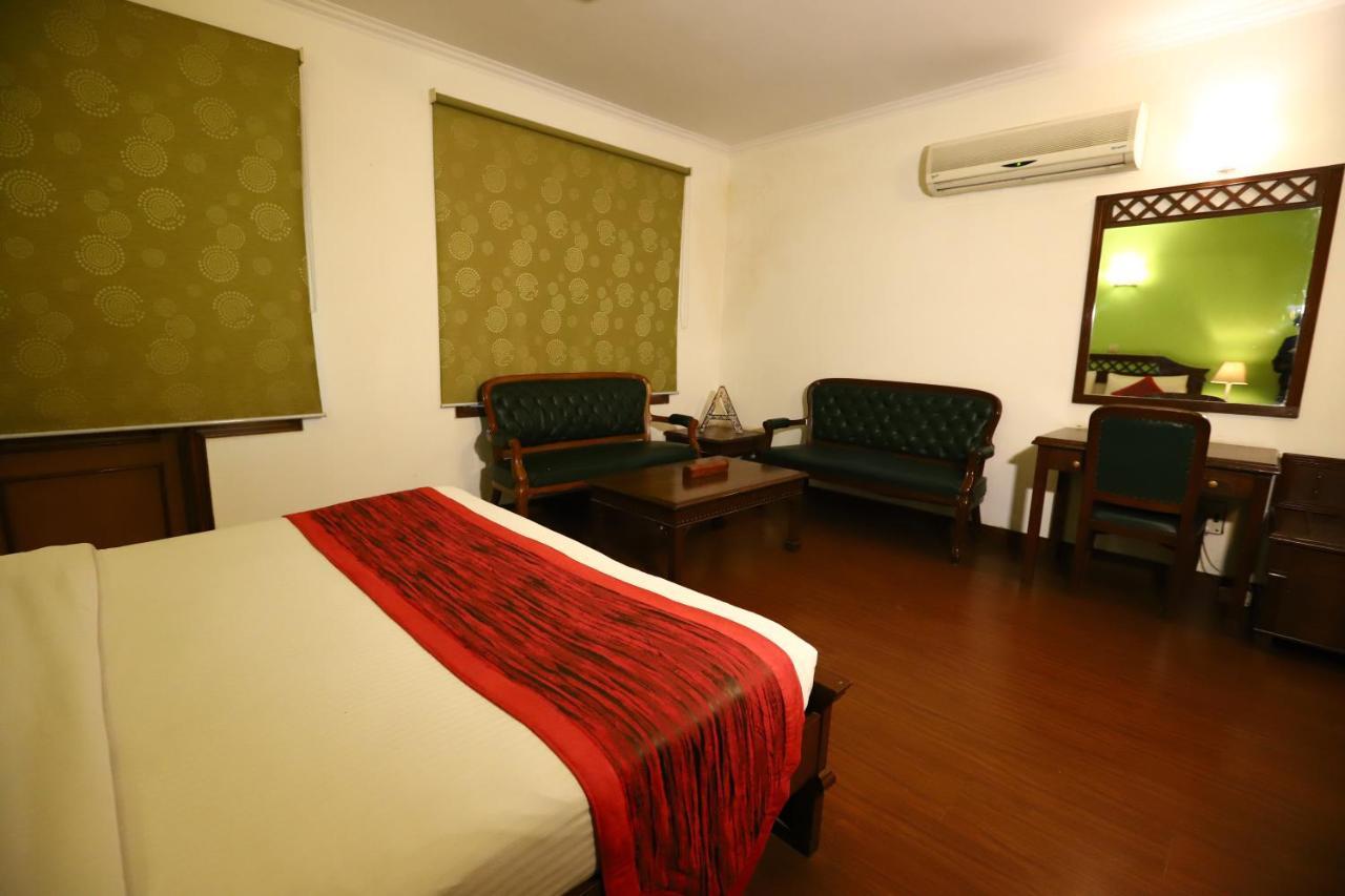 Hotel Ambica Palace Aiims New Delhi - Couple Friendly Local Id Accepted Εξωτερικό φωτογραφία