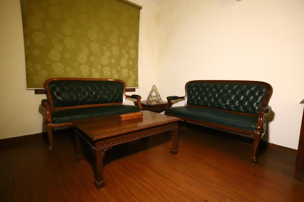 Hotel Ambica Palace Aiims New Delhi - Couple Friendly Local Id Accepted Εξωτερικό φωτογραφία
