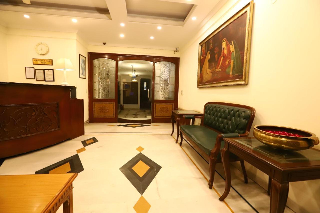 Hotel Ambica Palace Aiims New Delhi - Couple Friendly Local Id Accepted Εξωτερικό φωτογραφία