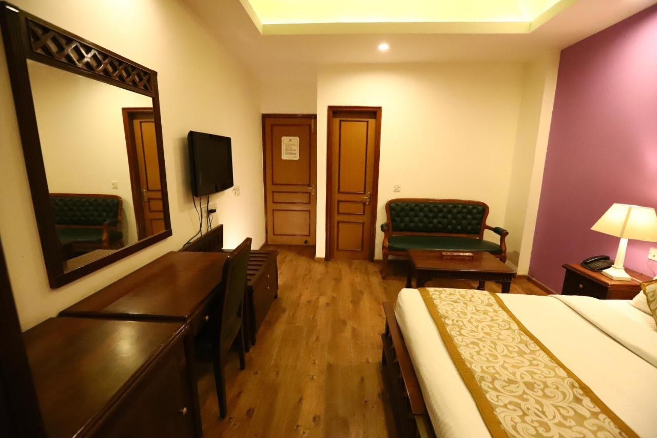 Hotel Ambica Palace Aiims New Delhi - Couple Friendly Local Id Accepted Εξωτερικό φωτογραφία